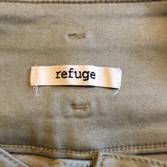 🔥SOLD🔥High Waisted Olive Green Shorts - Picture 5 of 5